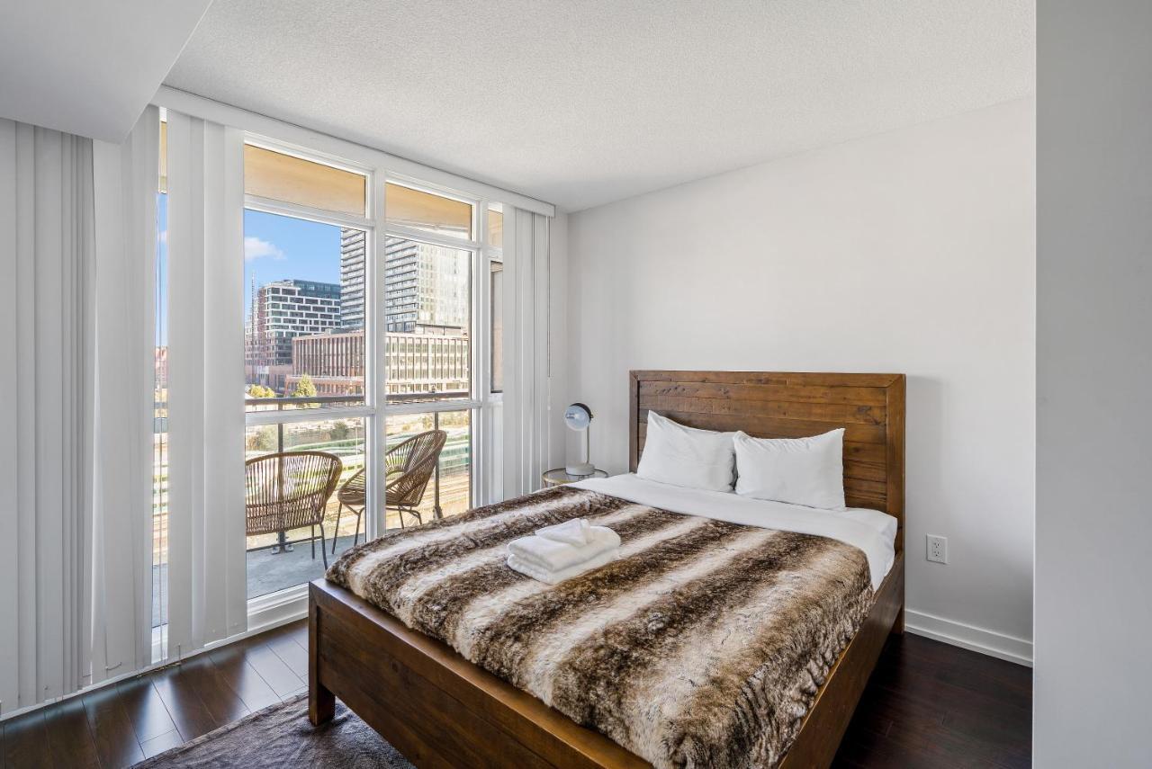 Family Oriented Downtown Toronto 2Bdrm Condo With Parking & Office Space Εξωτερικό φωτογραφία