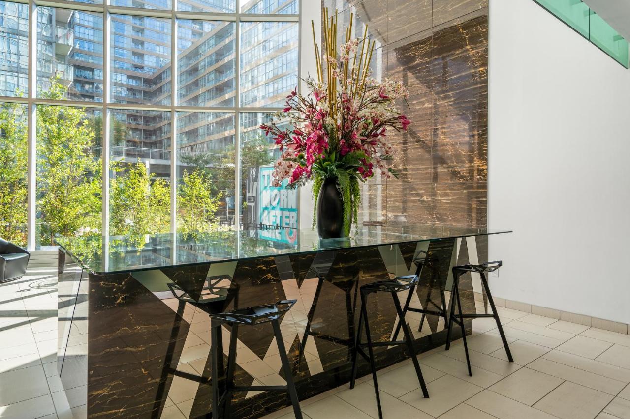 Family Oriented Downtown Toronto 2Bdrm Condo With Parking & Office Space Εξωτερικό φωτογραφία