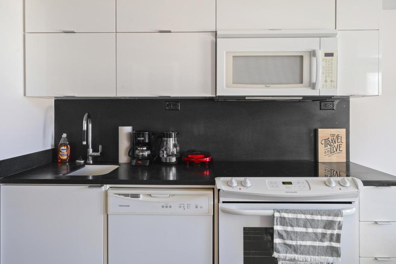Family Oriented Downtown Toronto 2Bdrm Condo With Parking & Office Space Εξωτερικό φωτογραφία