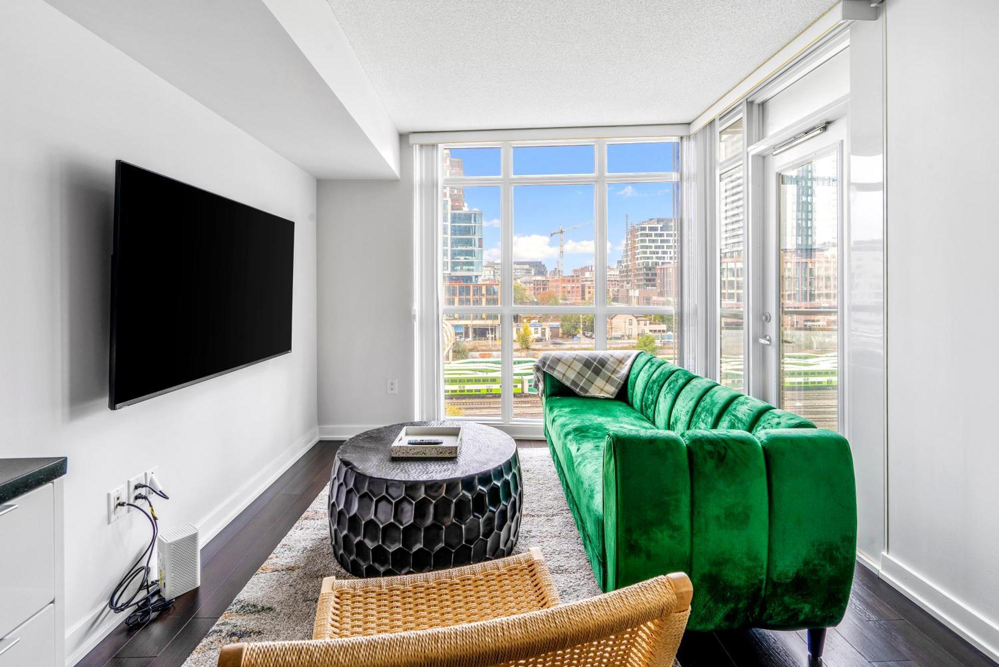 Family Oriented Downtown Toronto 2Bdrm Condo With Parking & Office Space Εξωτερικό φωτογραφία
