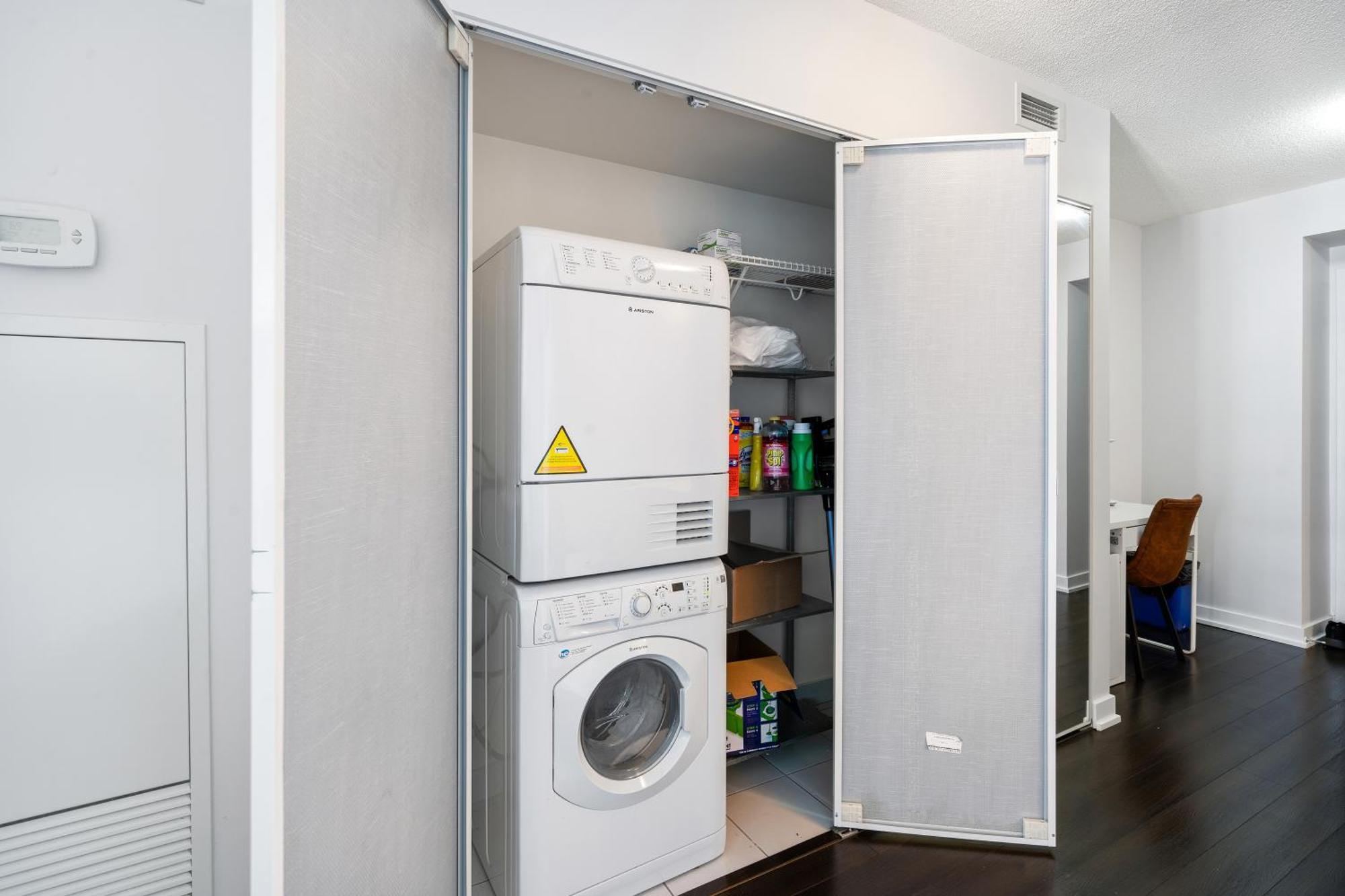 Family Oriented Downtown Toronto 2Bdrm Condo With Parking & Office Space Εξωτερικό φωτογραφία